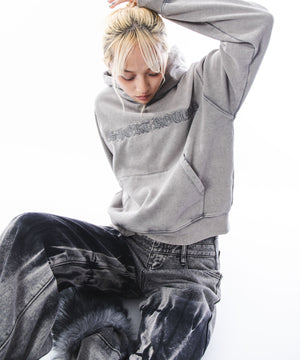 グレー モデル：172cm M着用