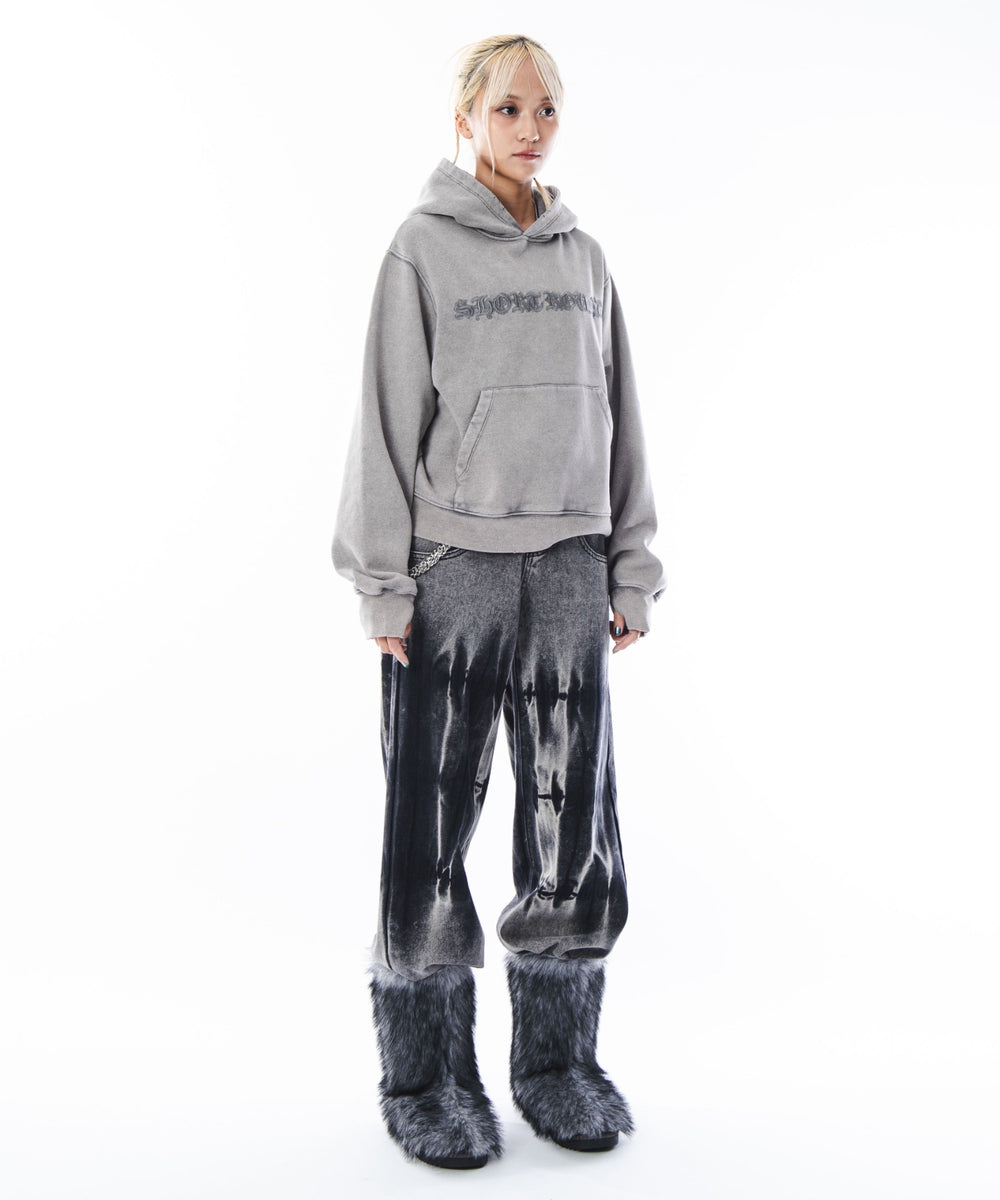 グレー モデル：172cm M着用