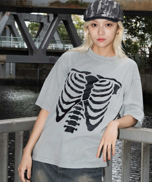 グレー モデル：172cm M着用