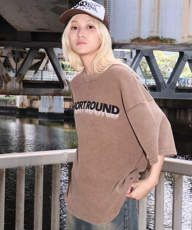 ブラウン モデル：172cm L着用