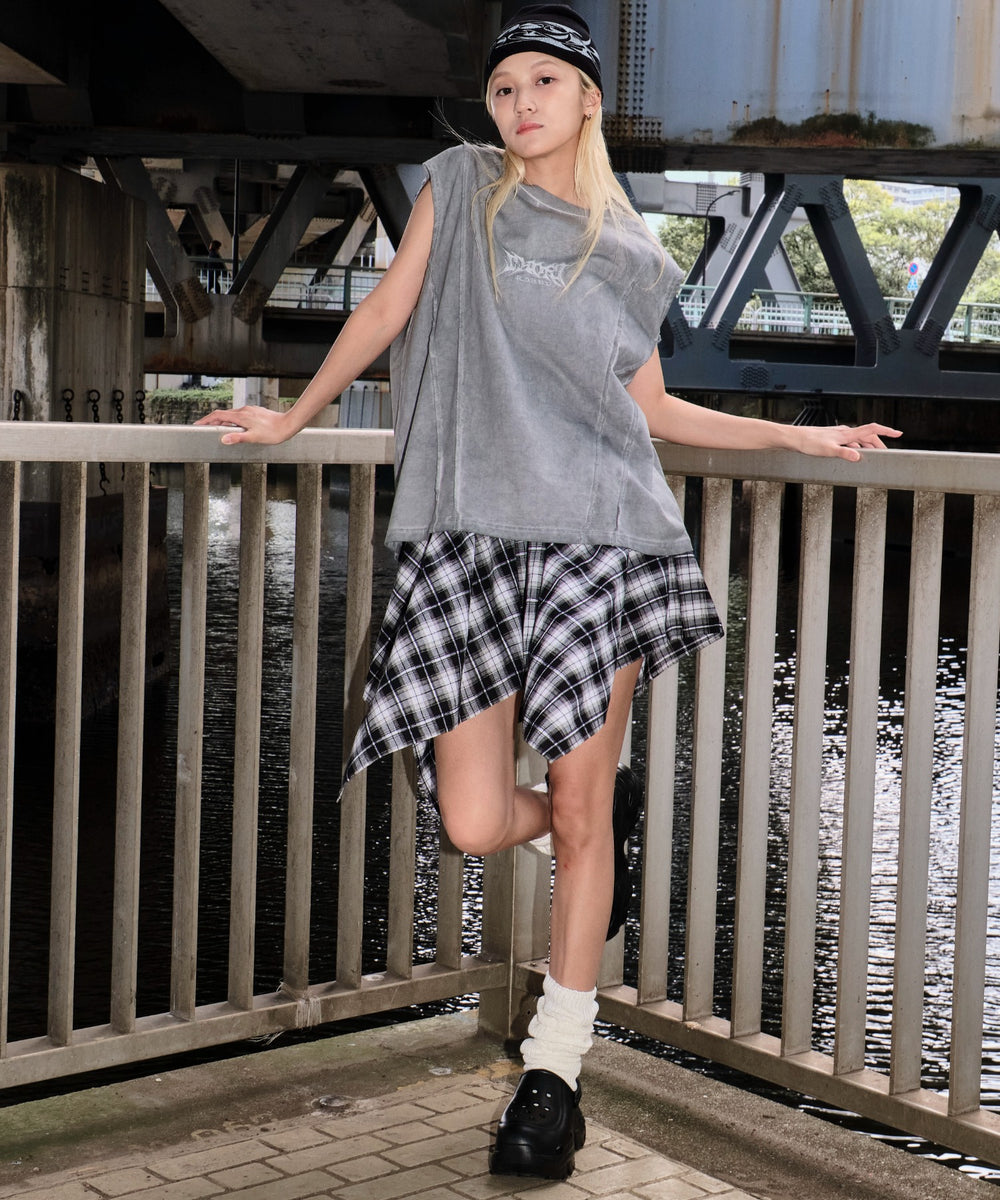 グレー モデル：172cm L着用