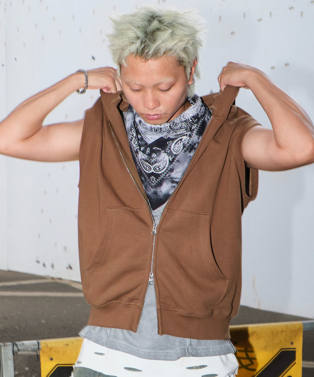 ブラウン モデル：178cm L着用