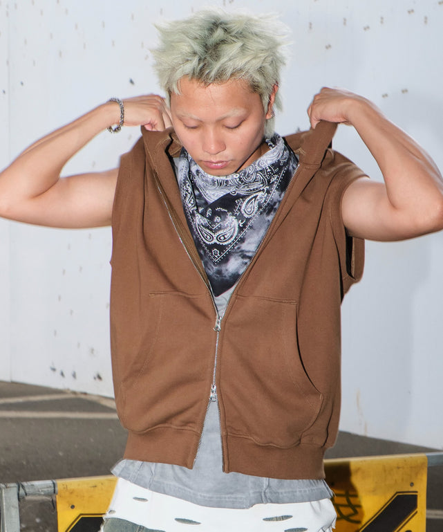 ブラウン モデル：178cm L着用