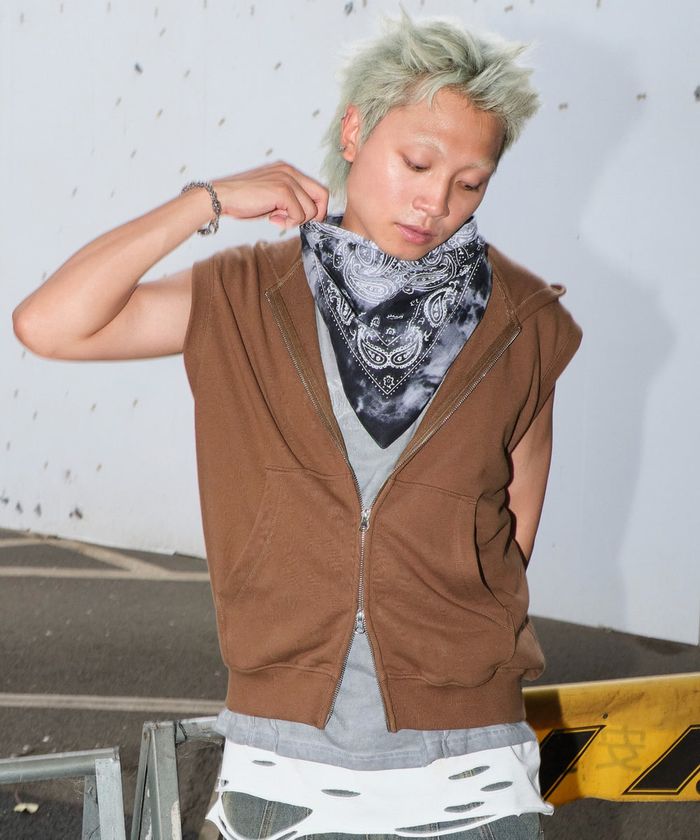 ブラウン モデル：178cm L着用