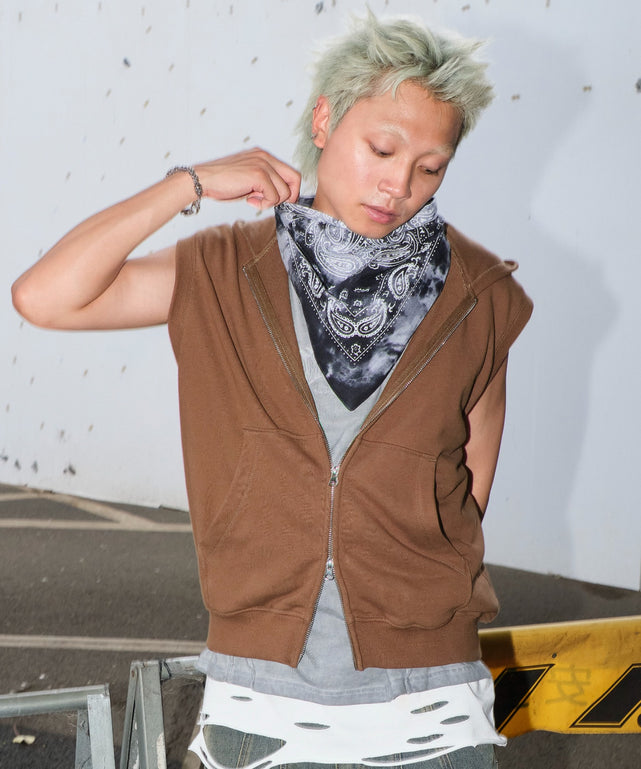 ブラウン モデル：178cm L着用