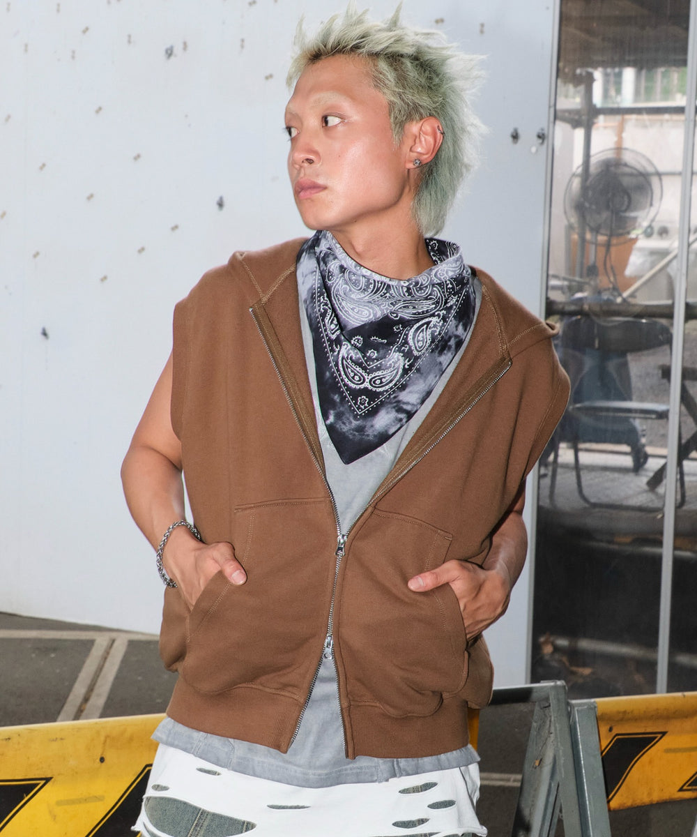 ブラウン モデル：178cm L着用