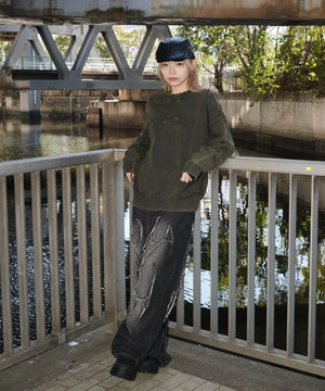 カーキ　モデル:169cm M着用