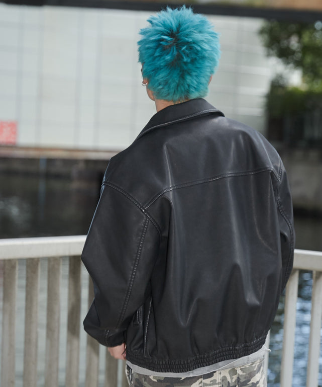 ブラック モデル：178cm L着用