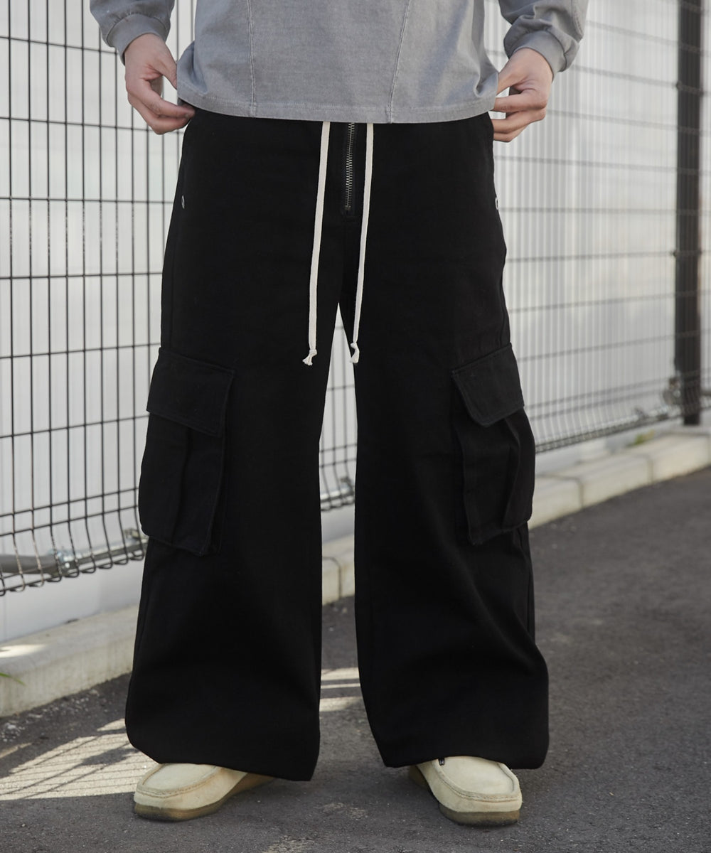 ブラック モデル：178cm L着用