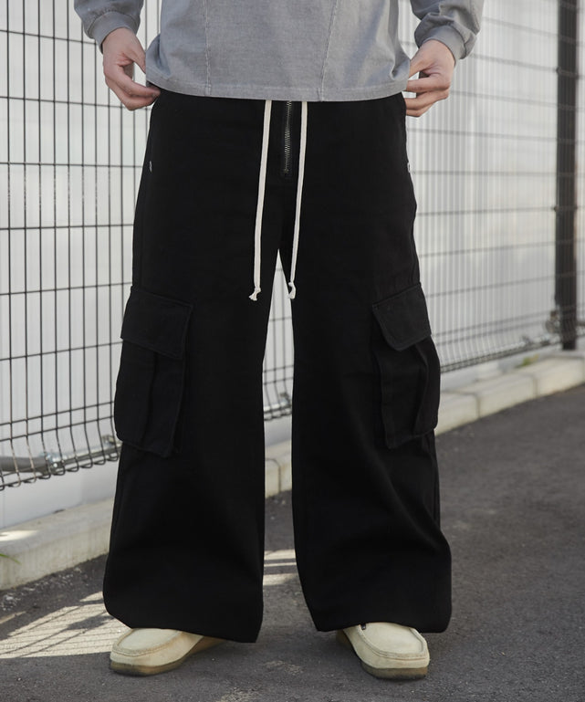 ブラック モデル：178cm L着用