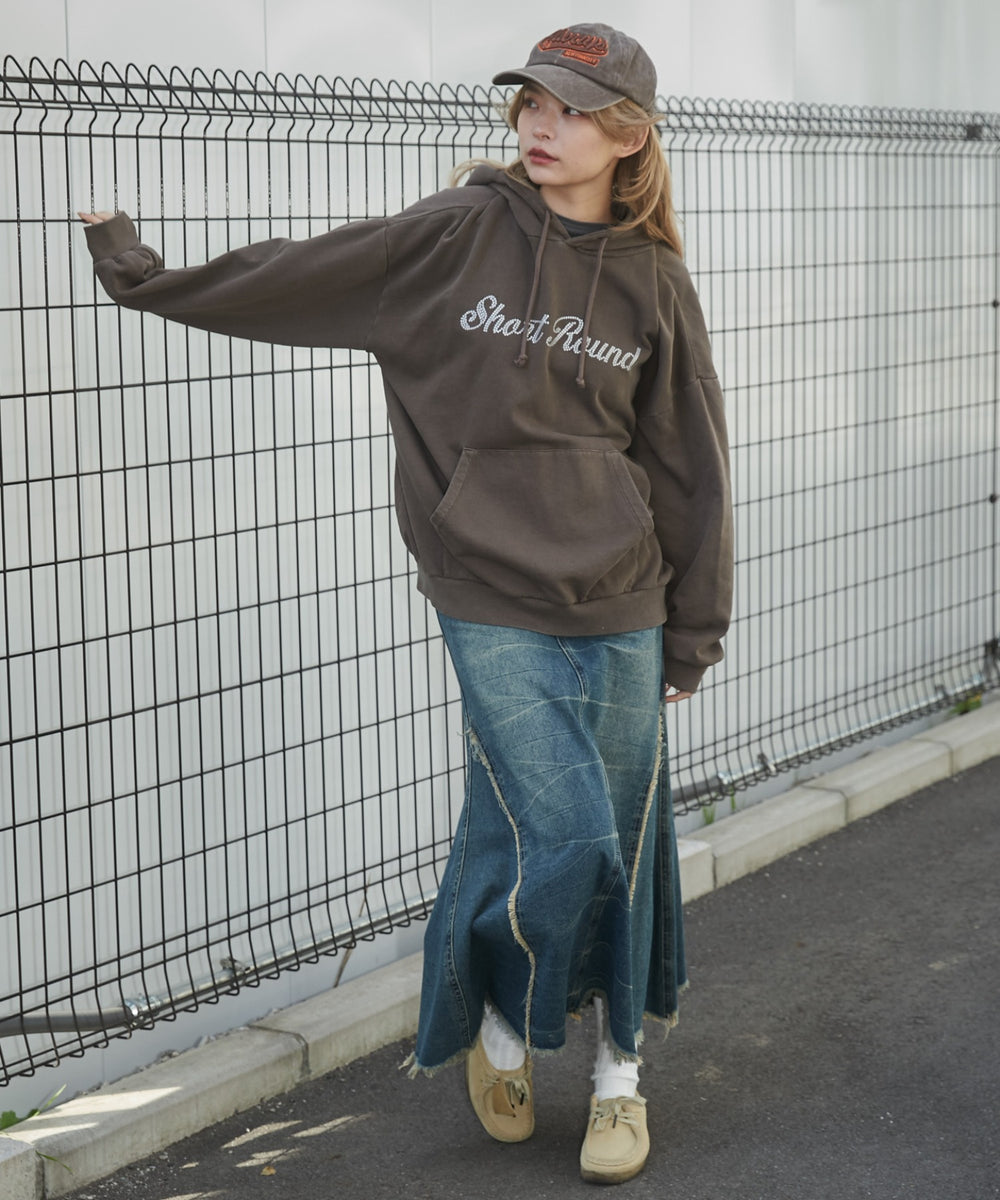 ブラウン モデル：169cm M着用