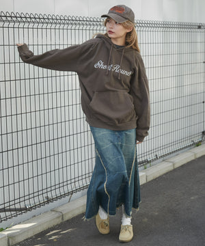 ブラウン モデル：169cm M着用