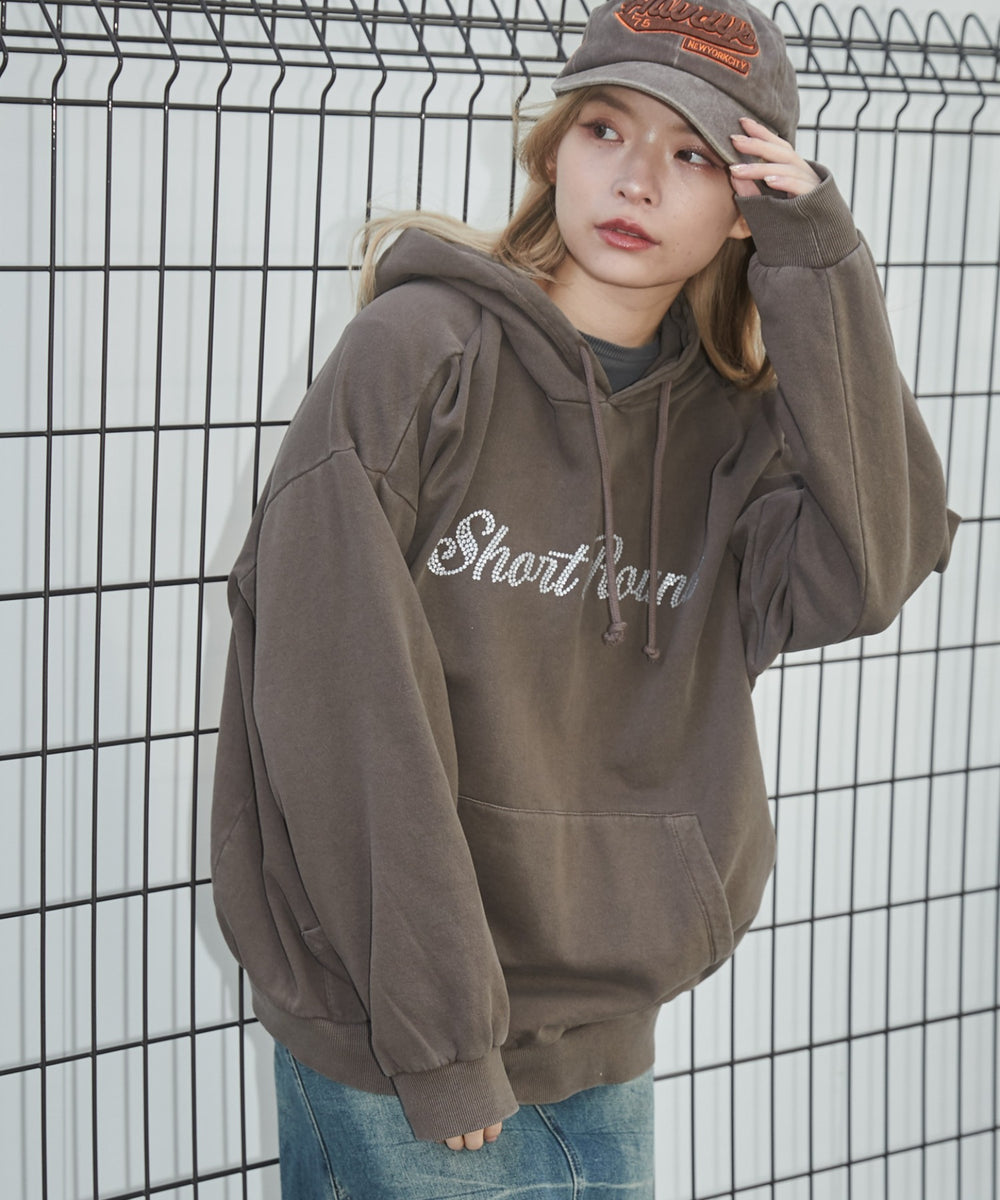 ブラウン モデル：169cm M着用