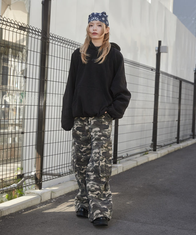 ブラック モデル：169cm L着用