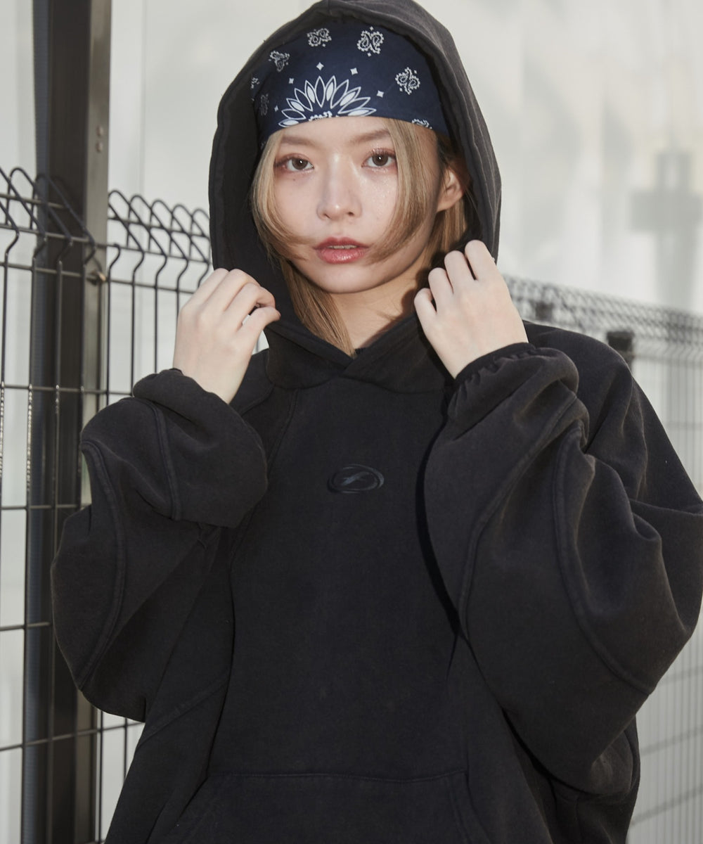 ブラック モデル：169cm L着用