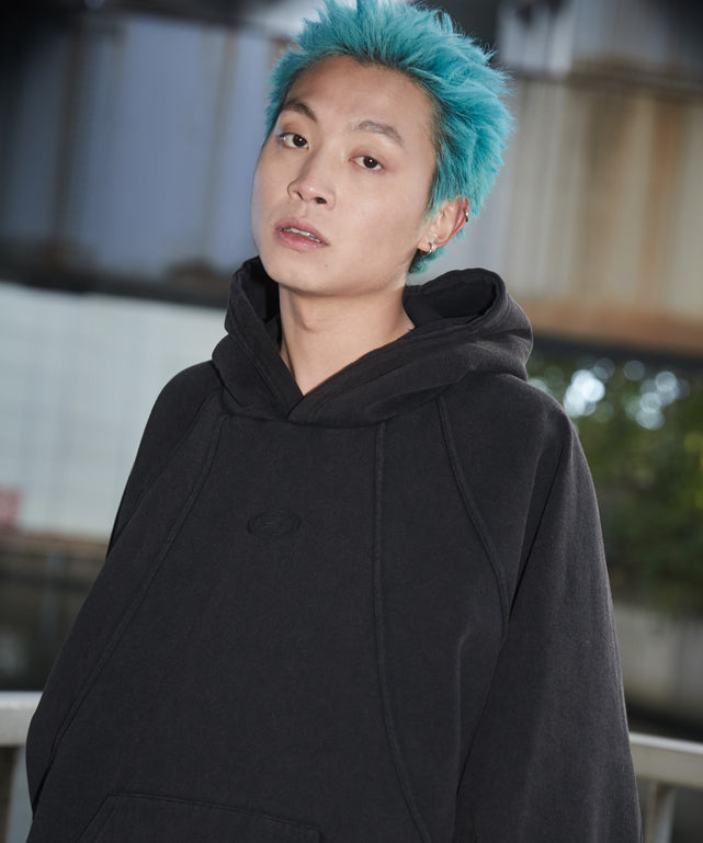 ブラック モデル：178cm L着用