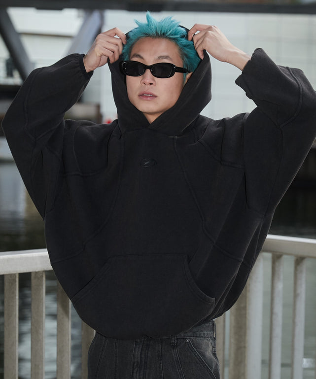 ブラック モデル：178cm L着用