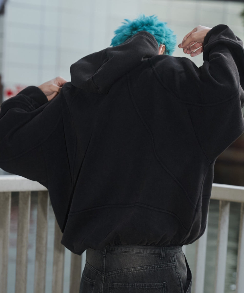 ブラック モデル：178cm L着用