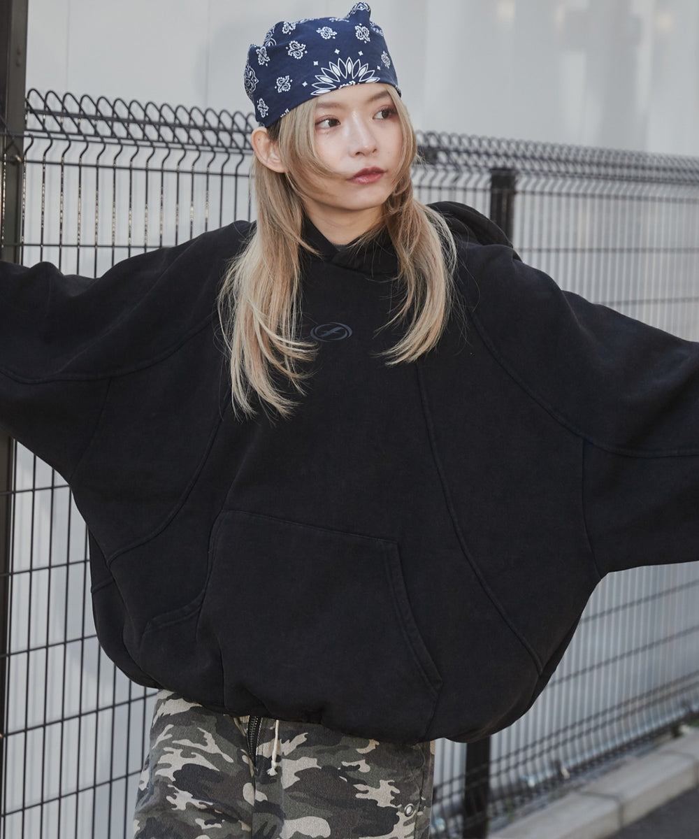 ブラック モデル：169cm L着用