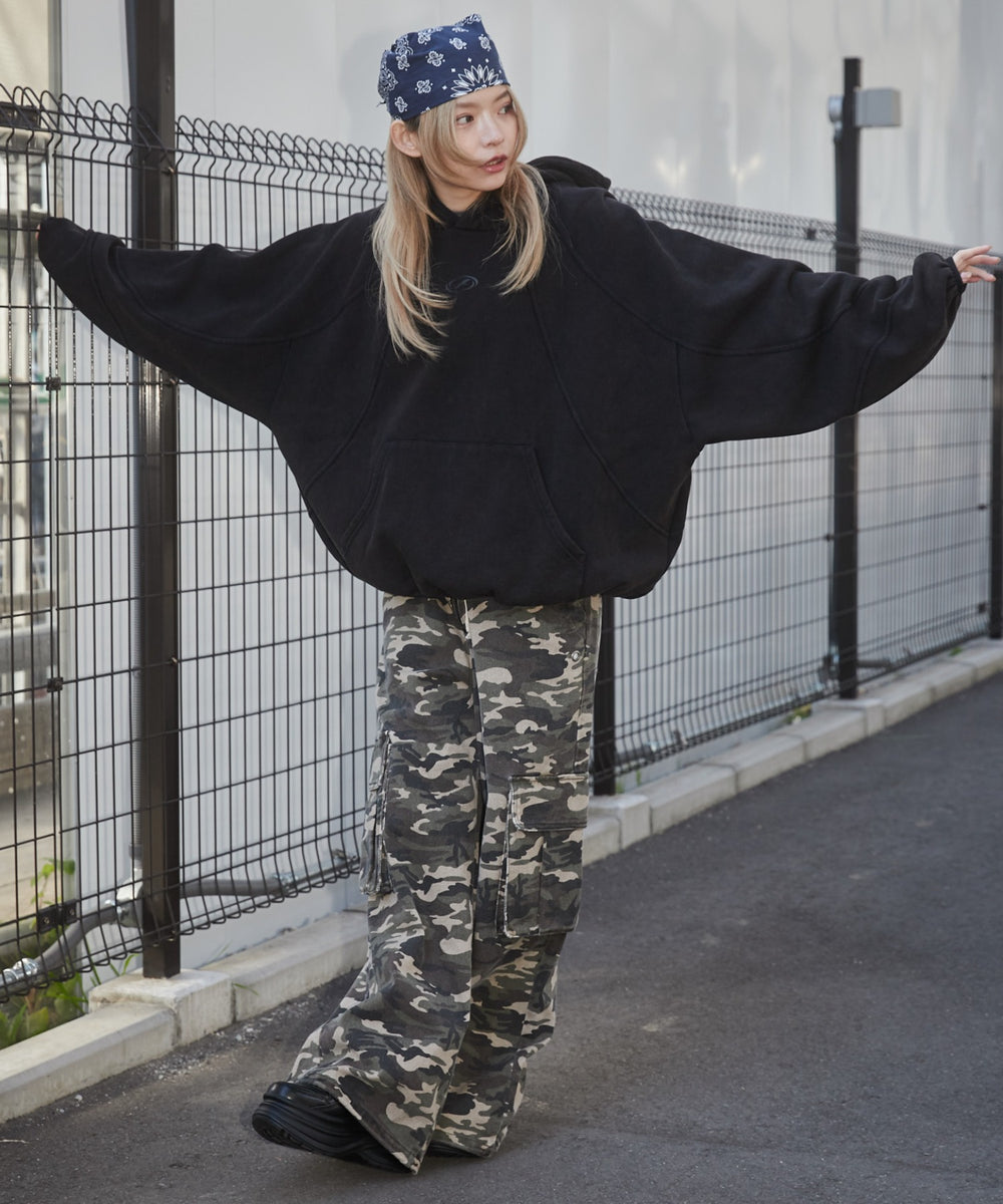 ブラック モデル：169cm L着用