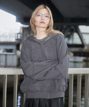 スミクロ　モデル:169cm M着用