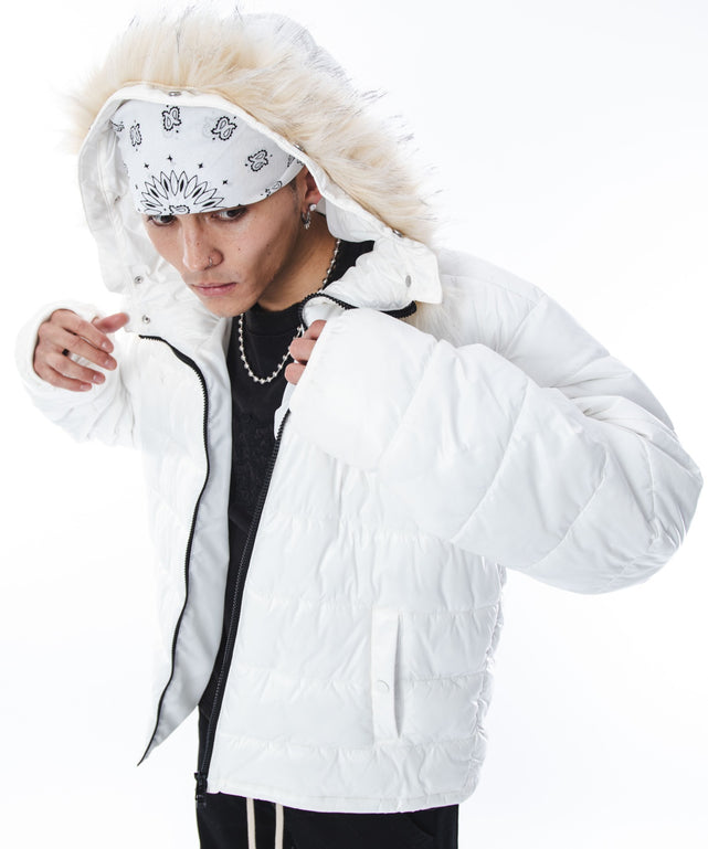 ホワイト モデル：180cm L着用