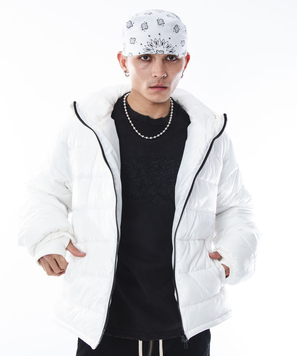 ホワイト モデル：180cm L着用