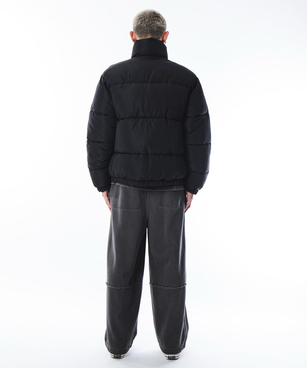 ブラック　モデル：180cm L着用