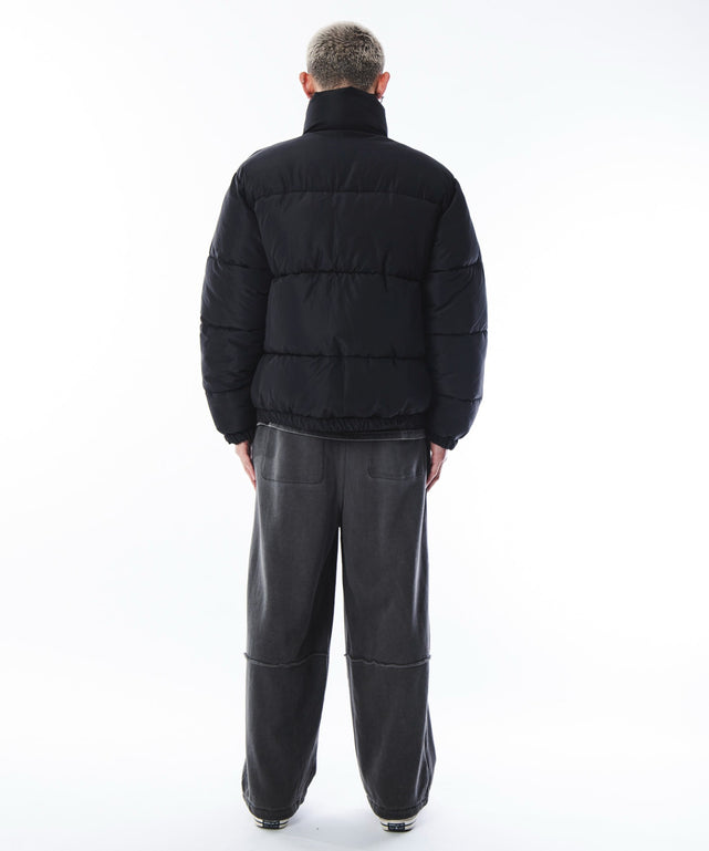 ブラック　モデル：180cm L着用