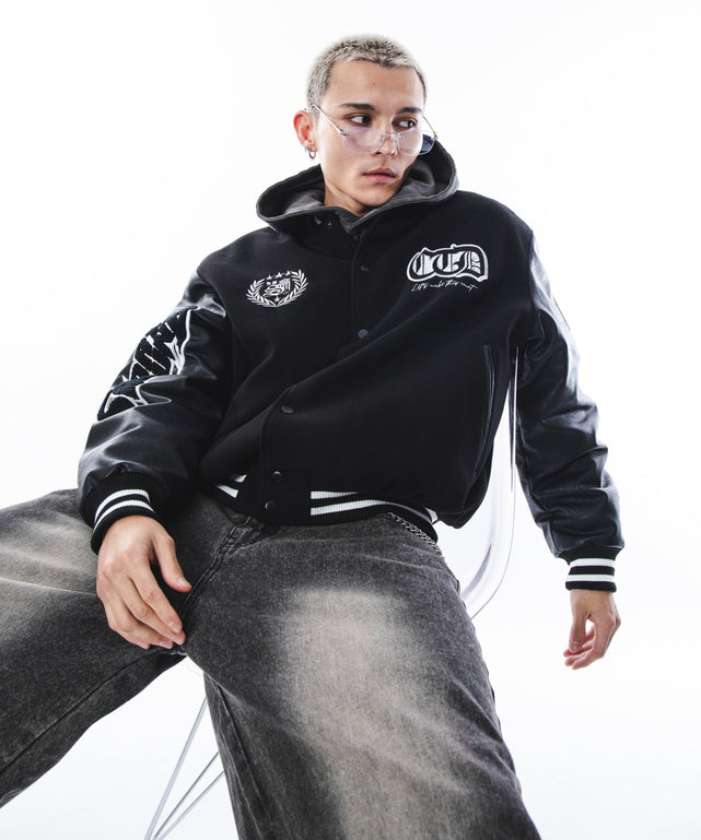 ブラック　モデル：180cm L着用