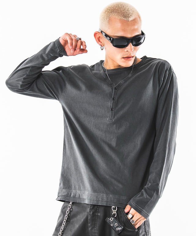 ピグメントヘンリーYネックT(LS)/ブラックソノタ モデル：180cm L着用