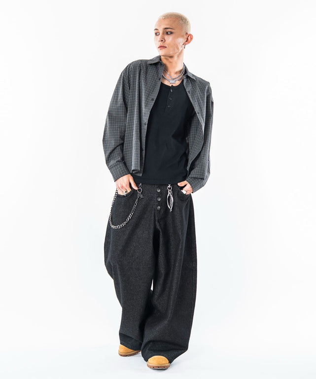 ブラックチェック　モデル：180㎝　L着用