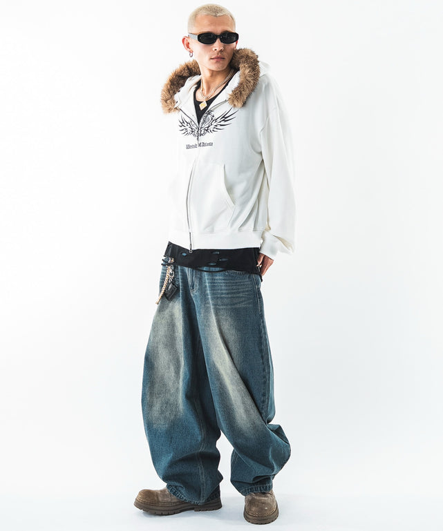 ホワイト モデル：180cm L着用