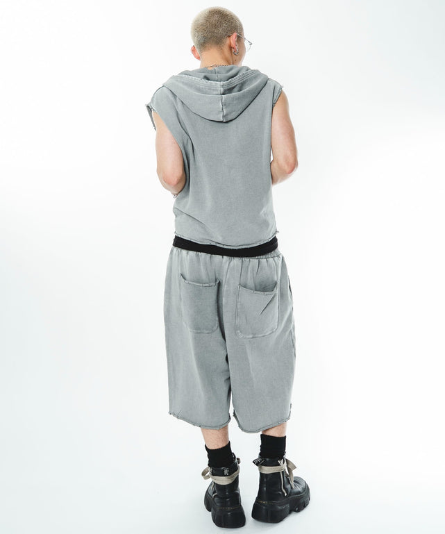 グレー　モデル：180cm L着用