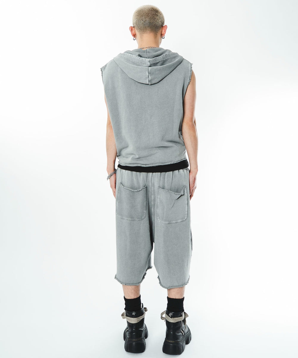 グレー　モデル：180cm L着用