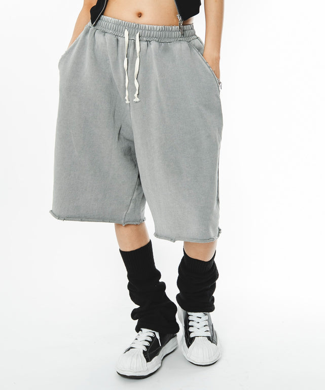 グレー モデル：172cm M着用