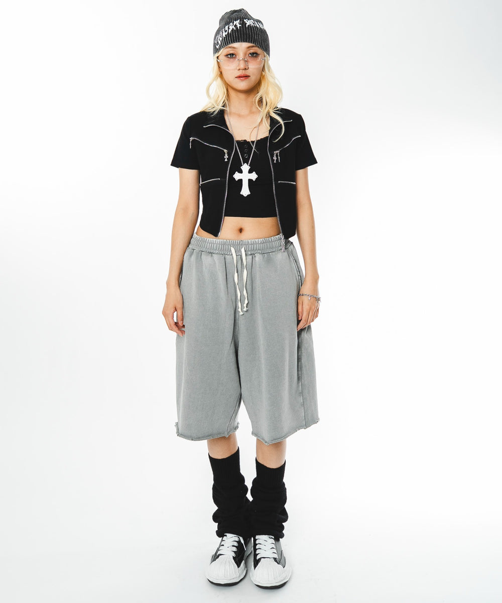 グレー モデル：172cm M着用