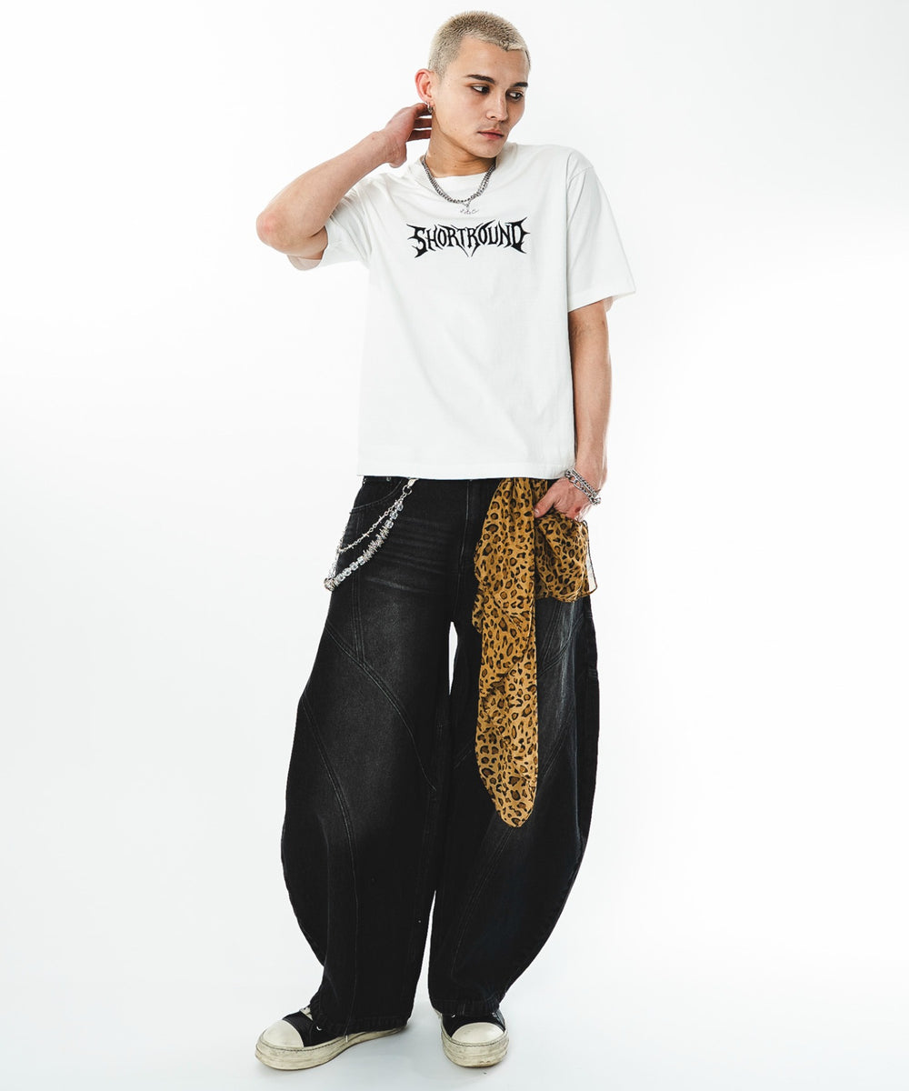 ホワイト モデル：180cm L着用