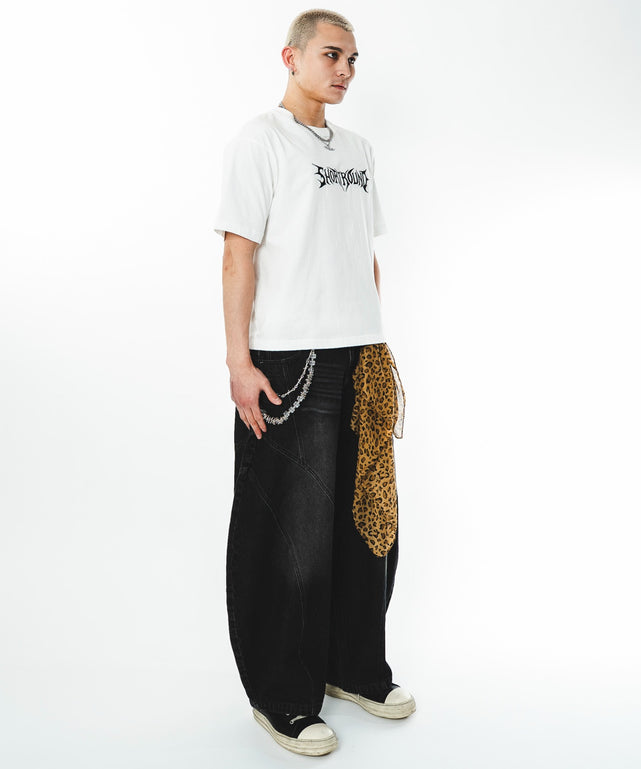 ホワイト モデル：180cm L着用