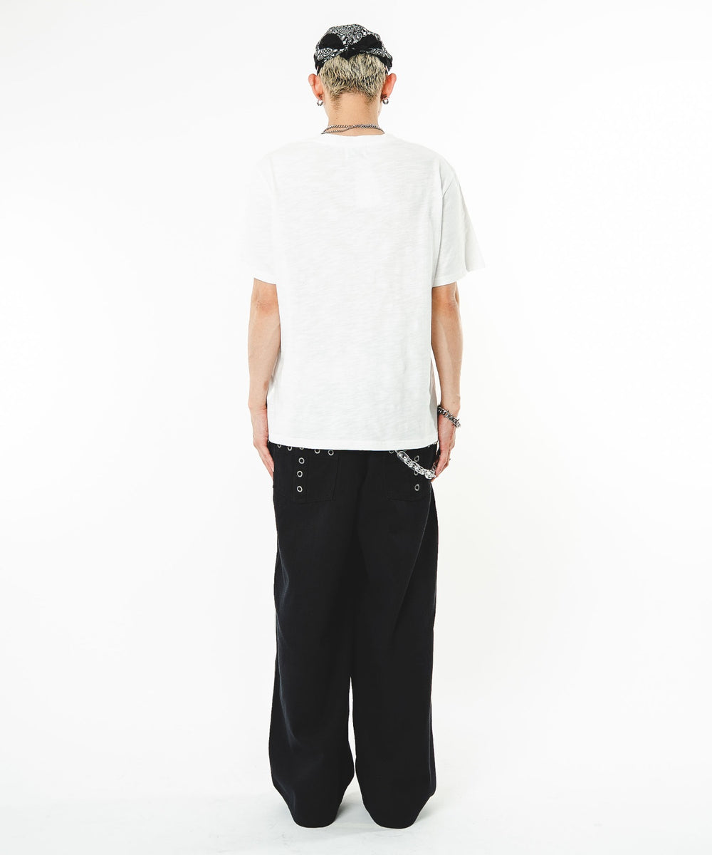 ホワイト モデル：180cm FREE着用