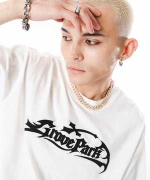 ホワイト モデル：180cm L着用