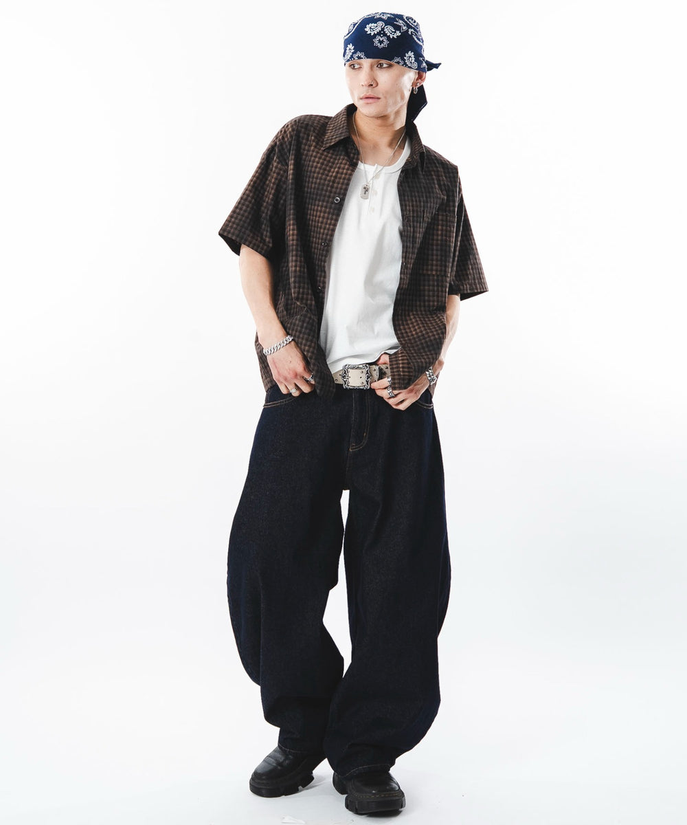 ブラウン モデル：180cm L着用