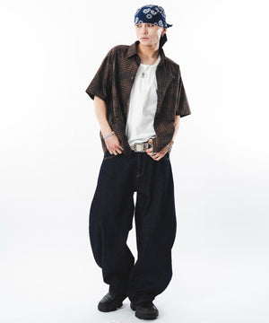 ブラウン モデル：180cm L着用