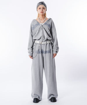 グレー モデル：172cm M着用