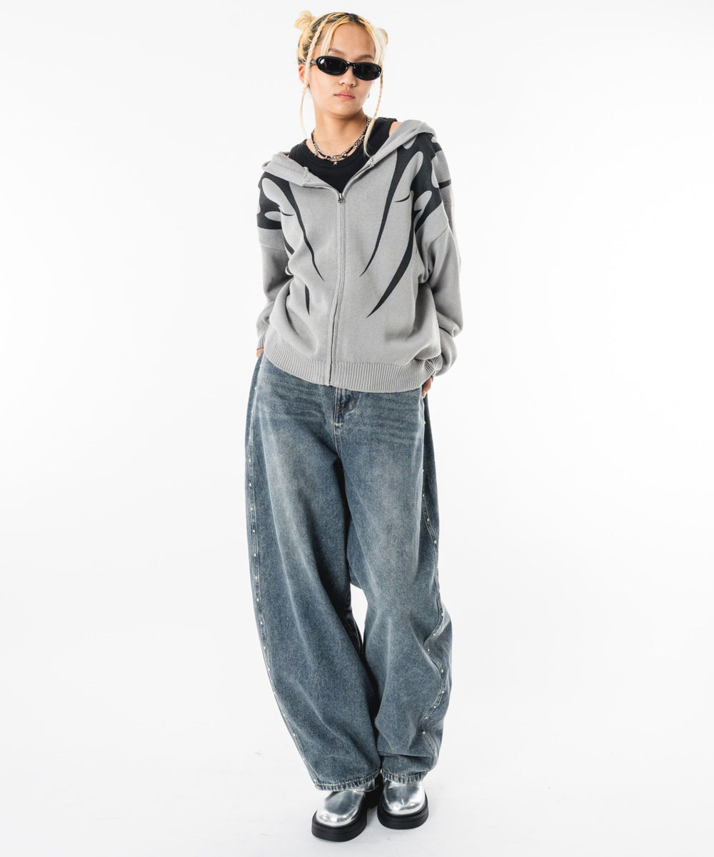 グレー モデル：172cm M着用