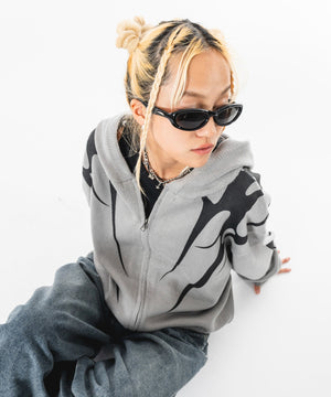 グレー モデル：172cm M着用