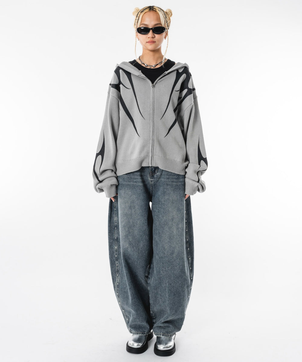 グレー モデル：172cm M着用