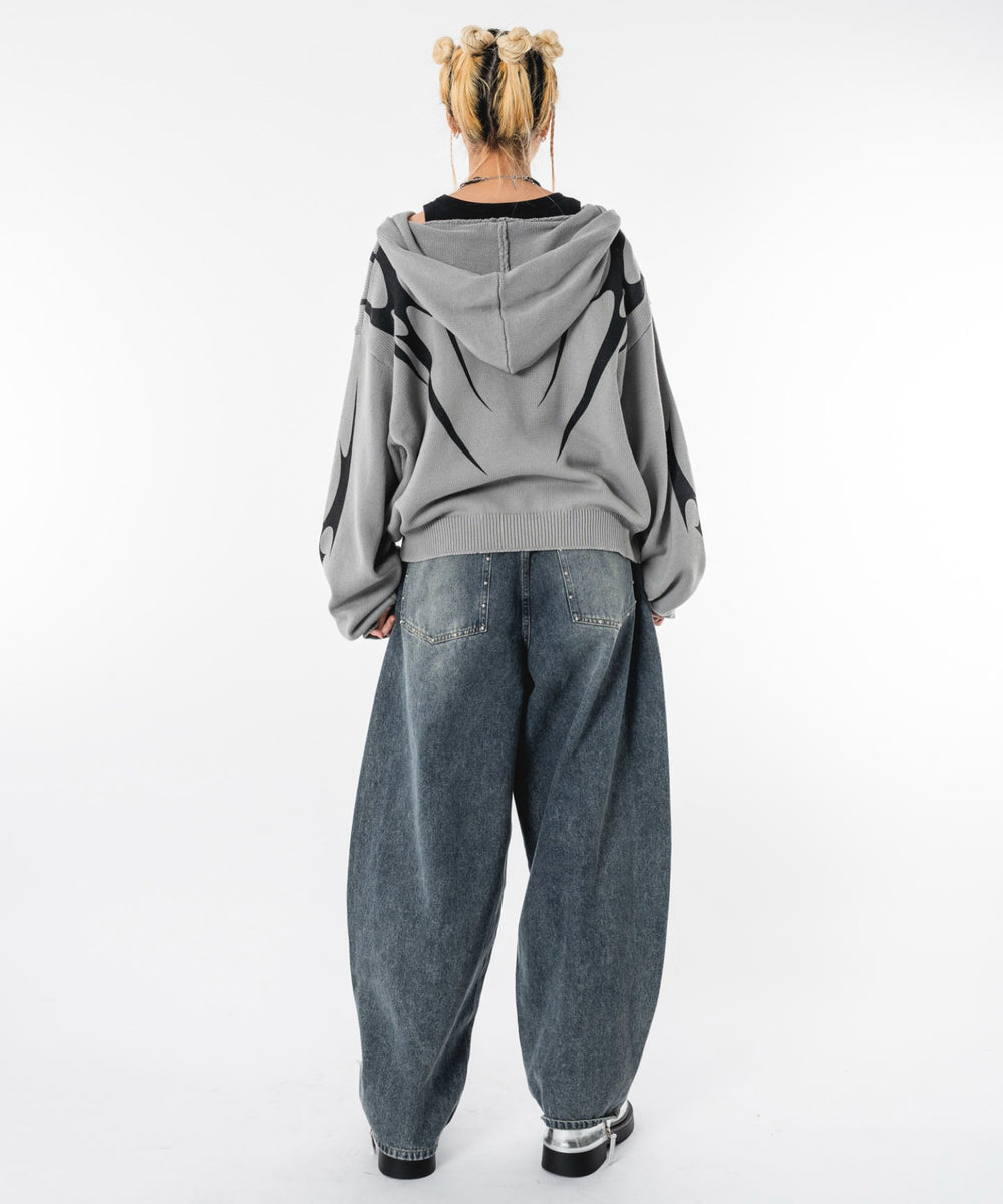 グレー モデル：172cm M着用