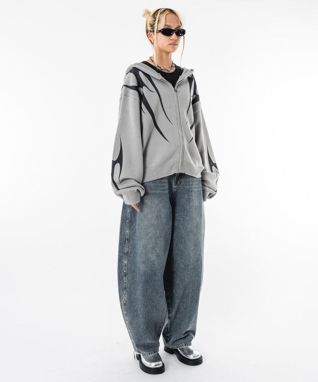 グレー モデル：172cm M着用