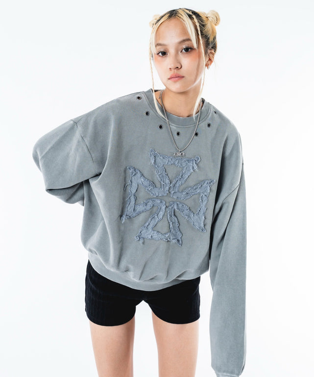 ブリーチハトメロゴプルオーバー/グレー モデル：172cm M着用